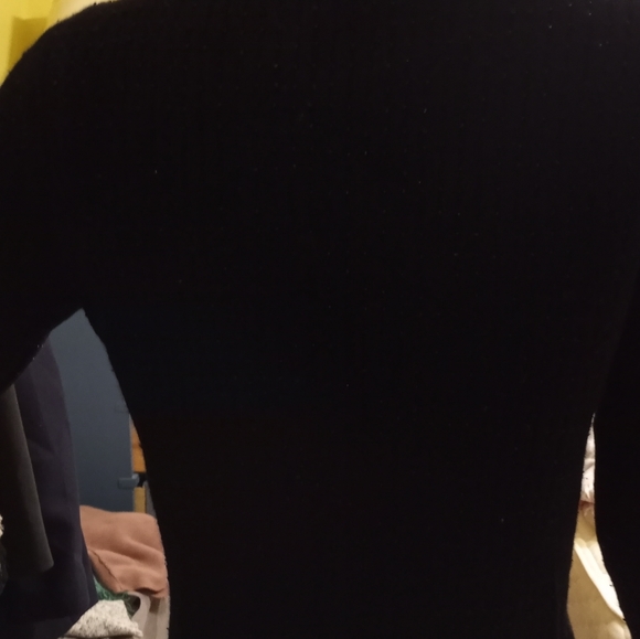 Laffeyette 148 black turtle neck. Sm - Picture 4 of 10